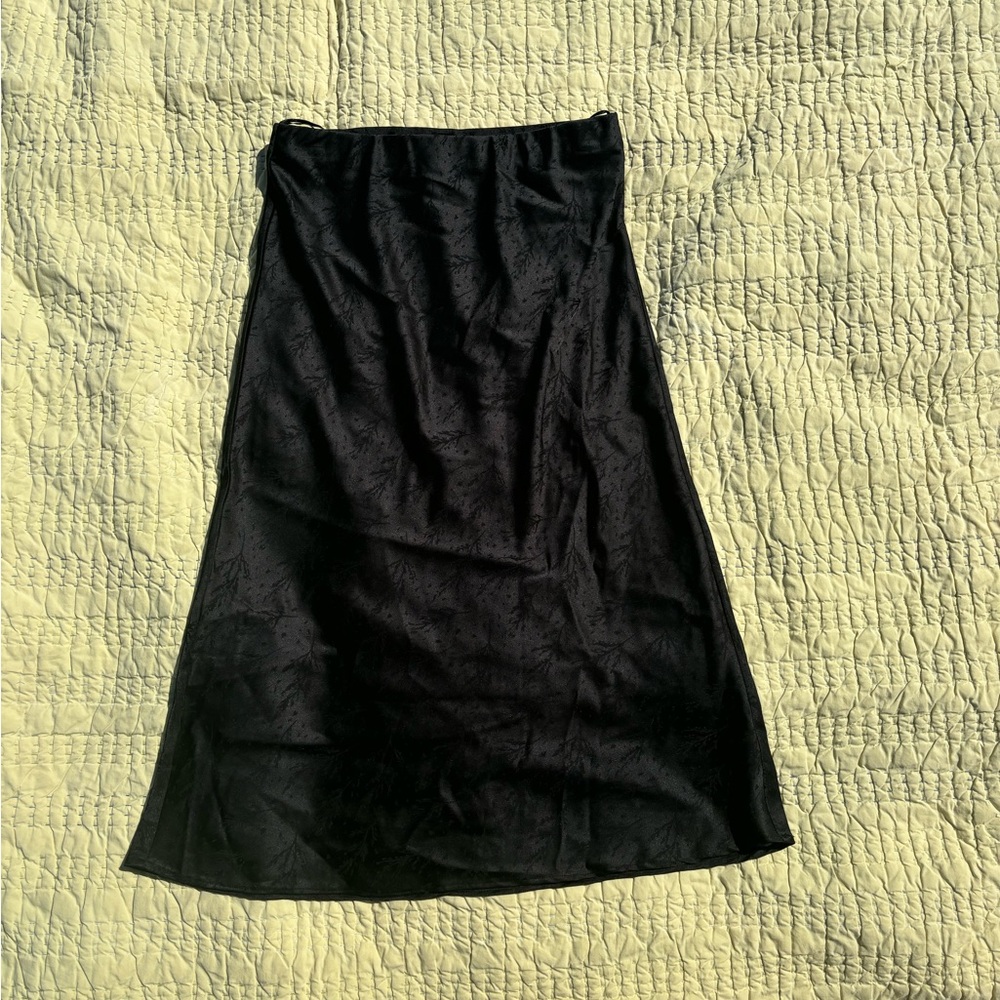 i9 cooper black floral skirt - size s